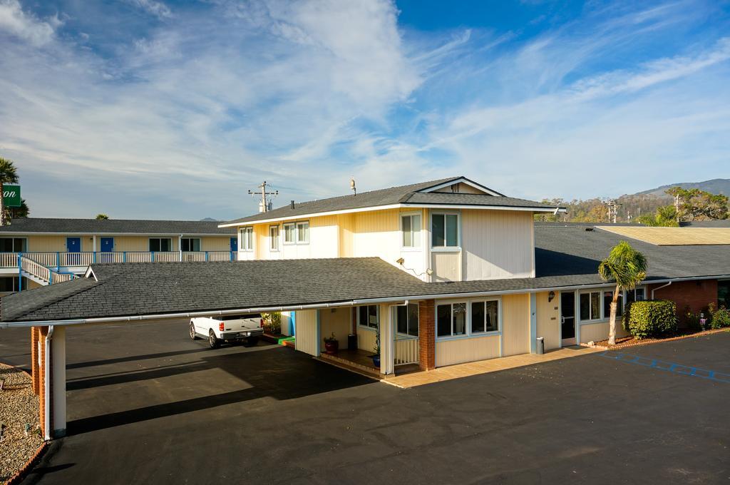 Courtesy Inn San Simeon Exterior photo