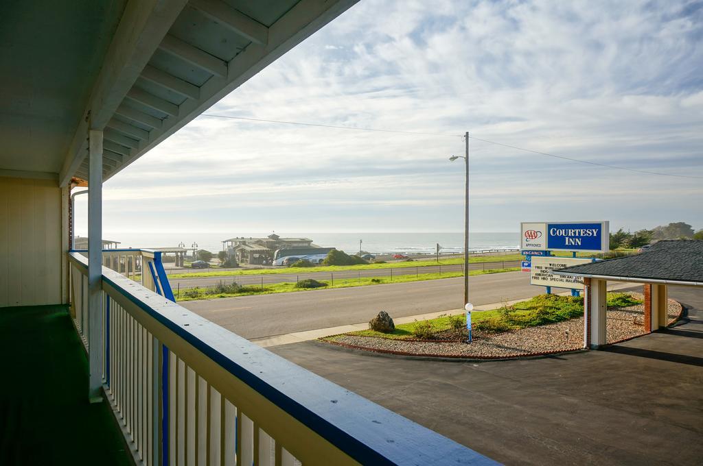 Courtesy Inn San Simeon Exterior photo